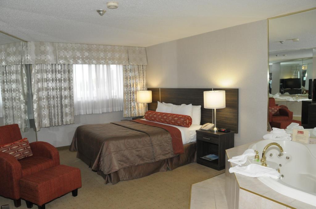 Admiral Hotel